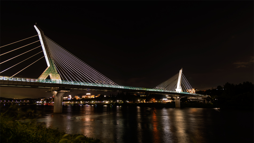 Cableway-Bridge-photo-at-night.jpg
